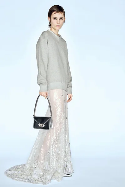 Look 10